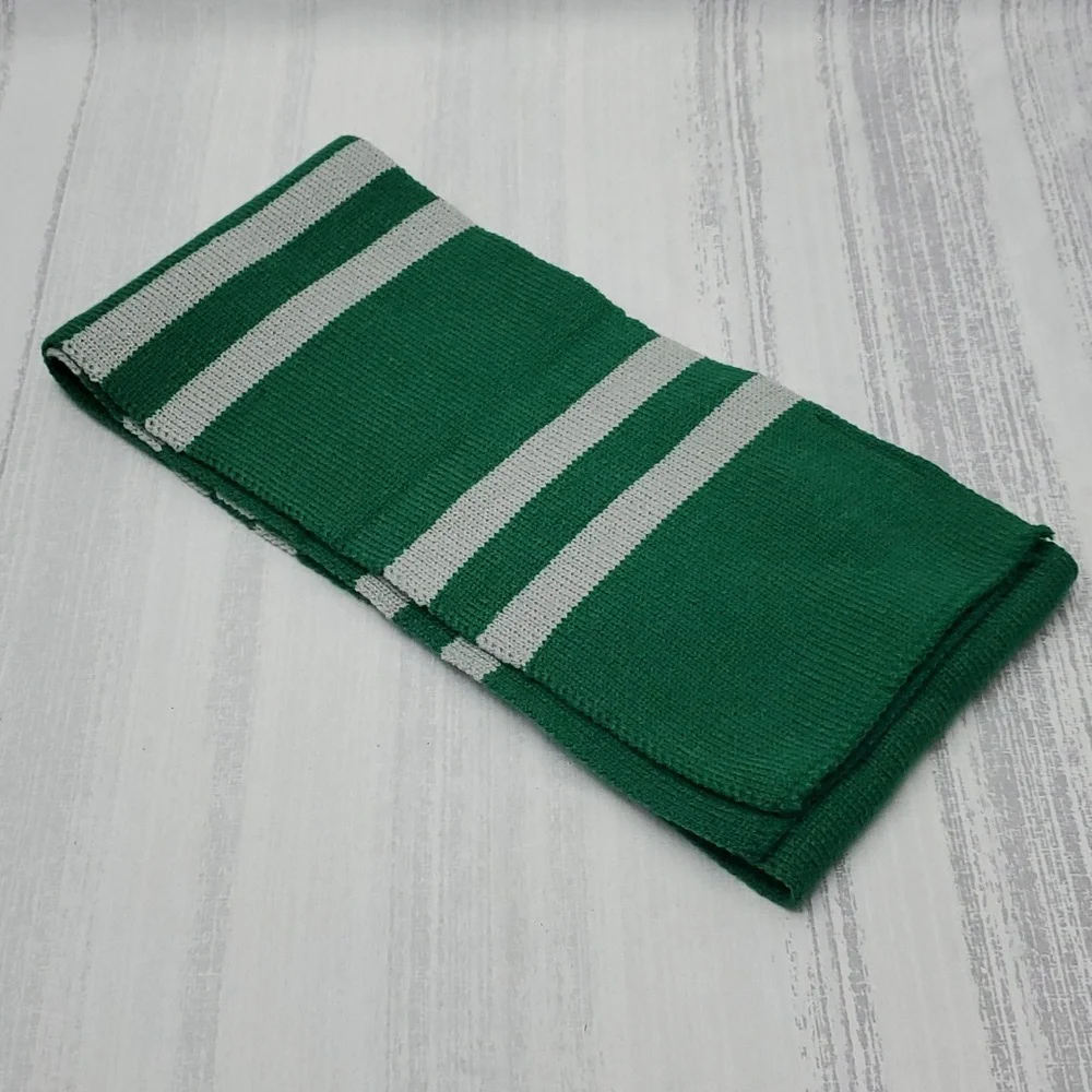 NWOT Slytherin Harry Potter Knitted Crest Scarf Green abd Gray with Crest